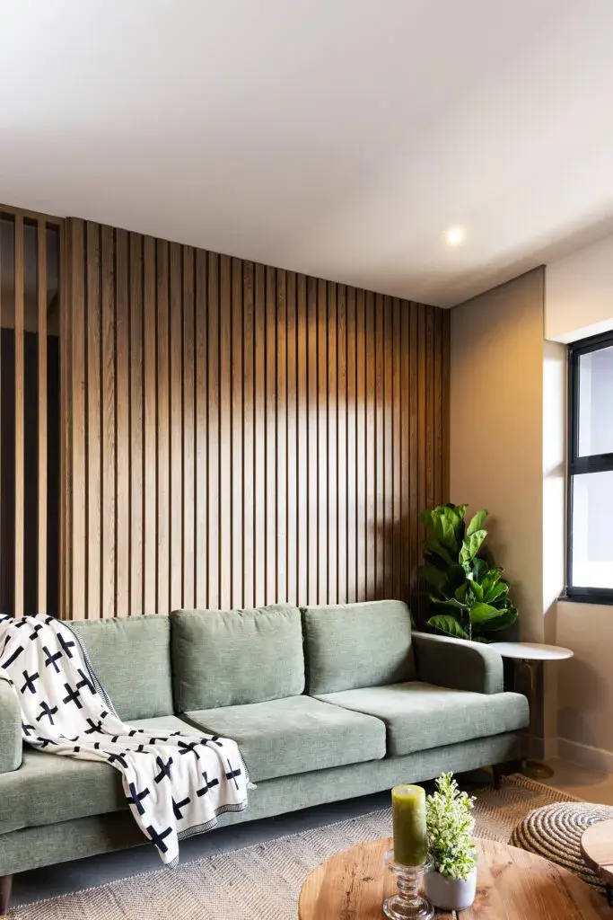 0j1a2527p retouched resized 683x1024.jpg